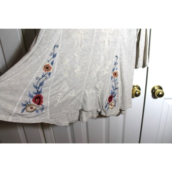 Soft Surroundings Gray 3/4 Sleeve Embroidered Tunic Tee sz XL - Picture 2 of 4